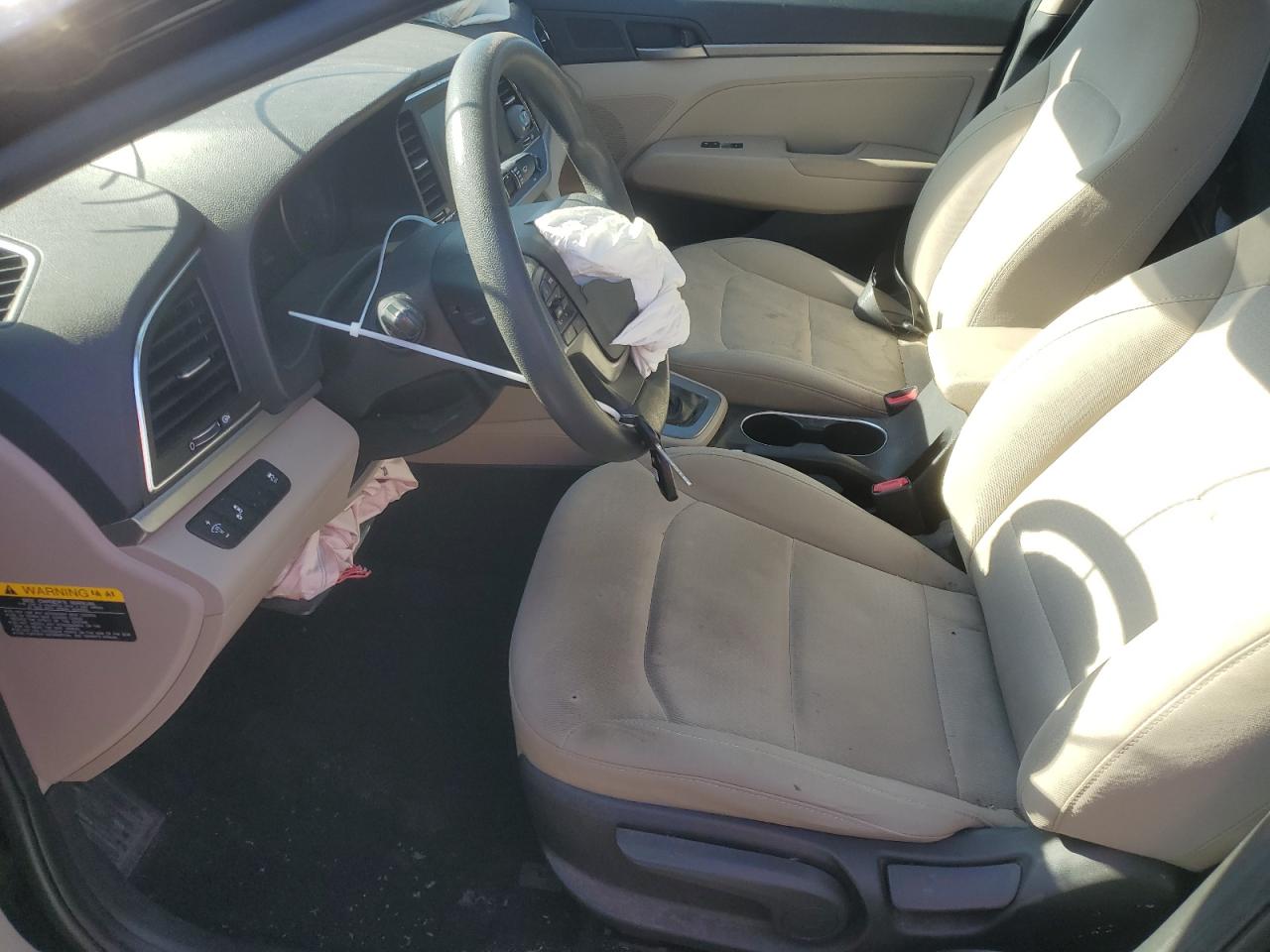 2018 Hyundai Elantra - Image 7