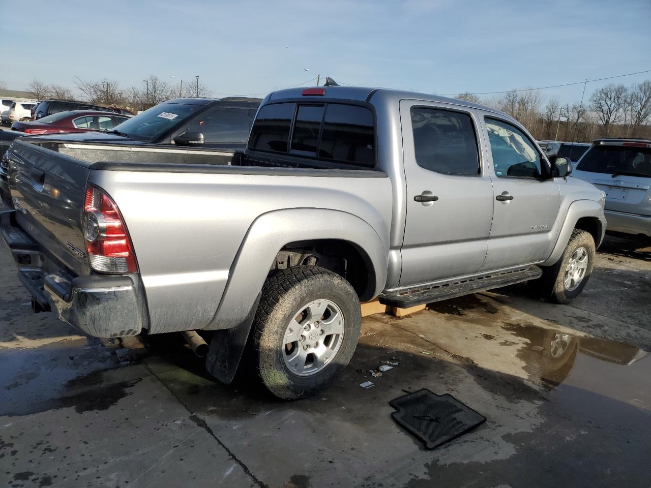 2015 Toyota Tacoma - Image 3