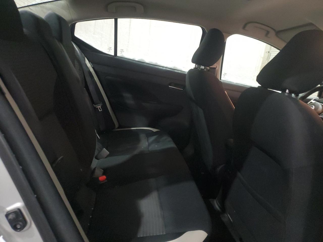 2021 Nissan Versa - Image 10