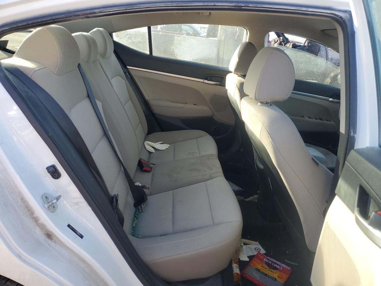 2019 Hyundai Elantra - Image 10