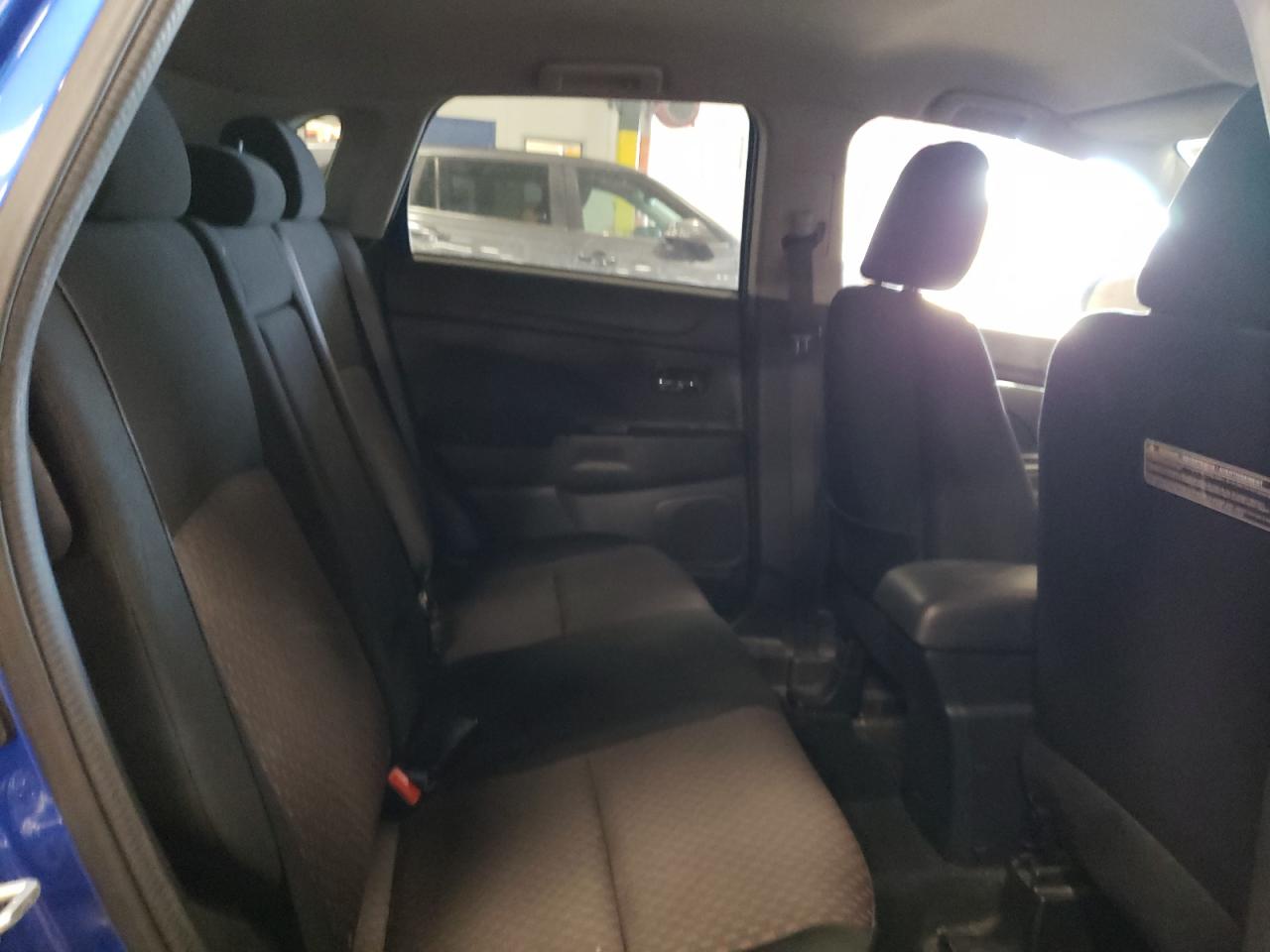 2017 Mitsubishi Outlander - Image 11
