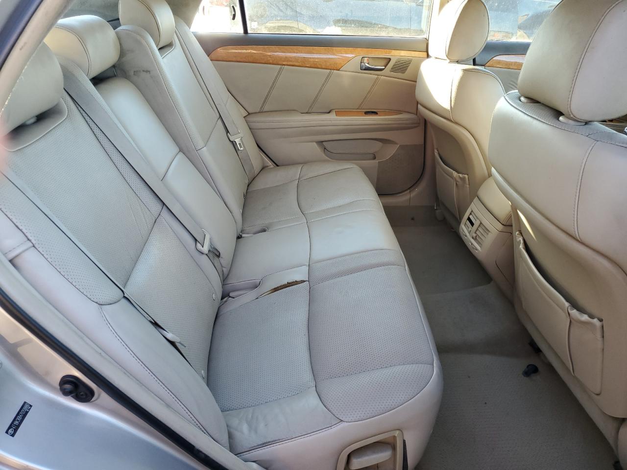 2007 Toyota Avalon - Image 10