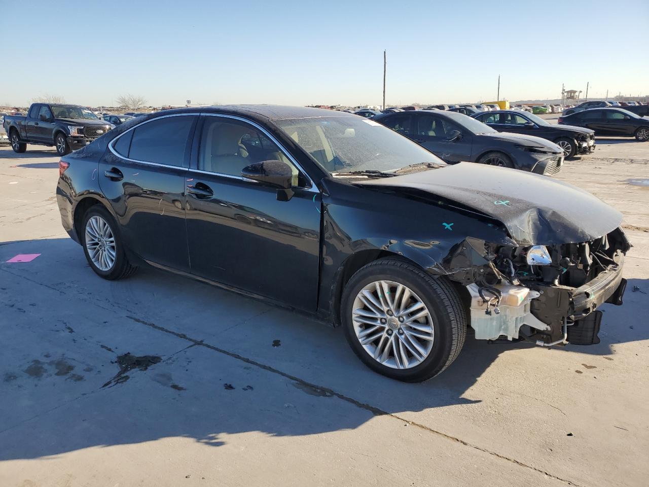 2015 Lexus ES - Image 4