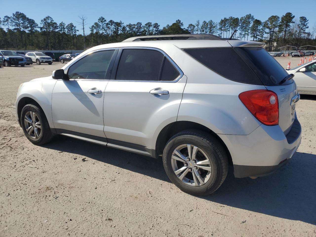 2010 Chevrolet Equinox - Image 2