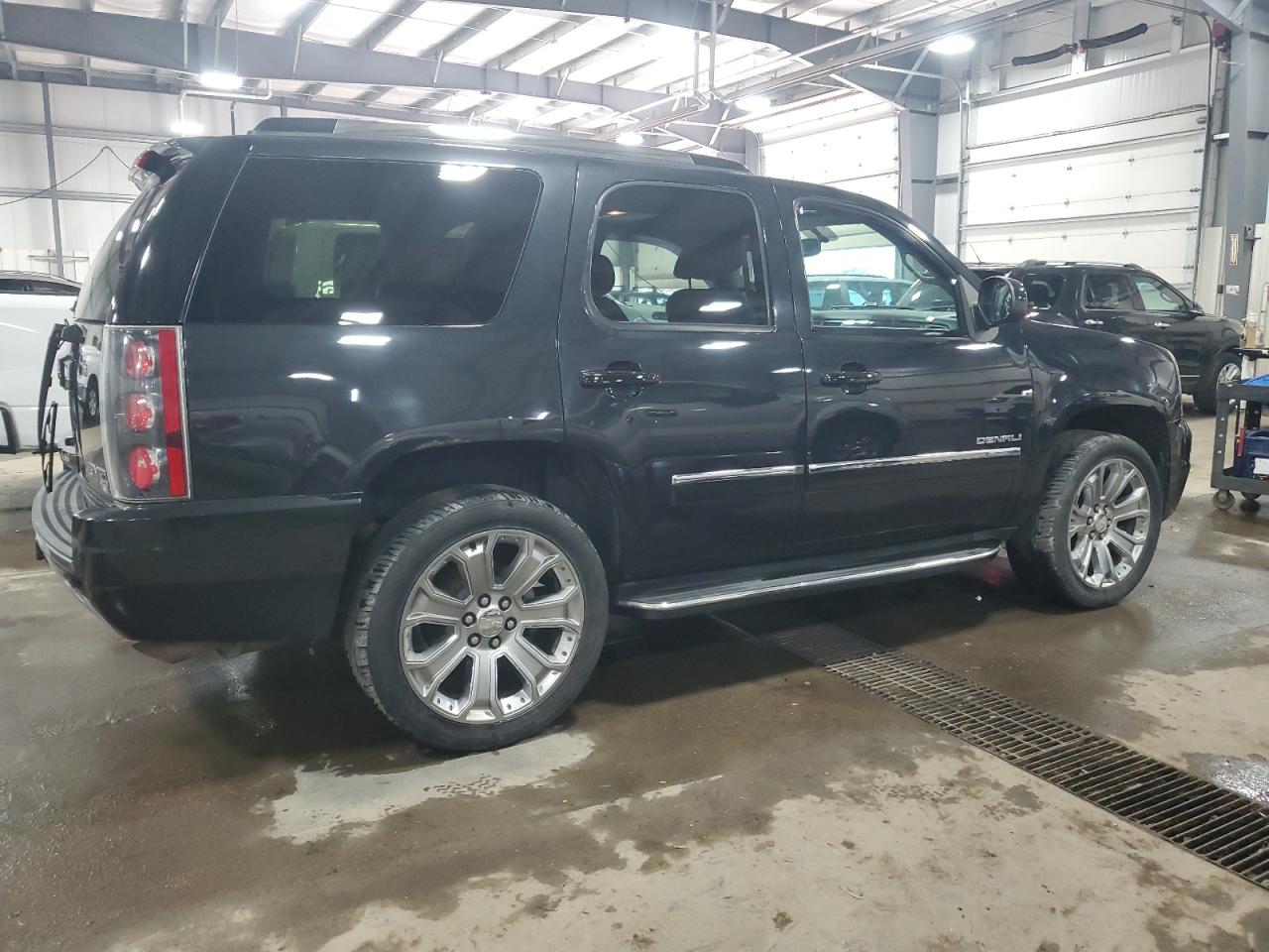 2012 GMC Yukon - Image 3
