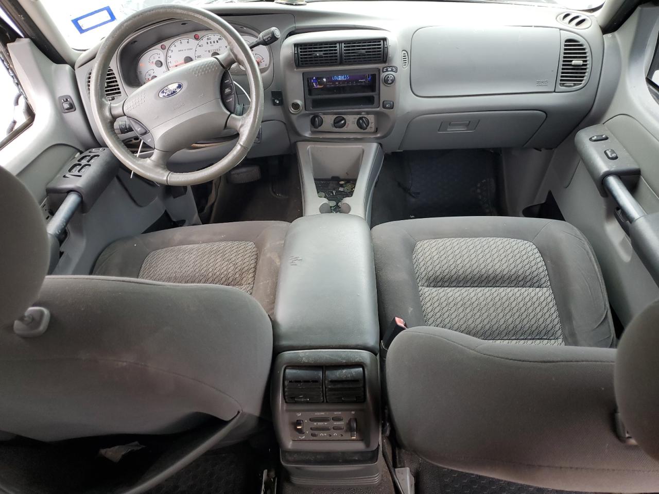 2003 Ford Explorer - Image 8