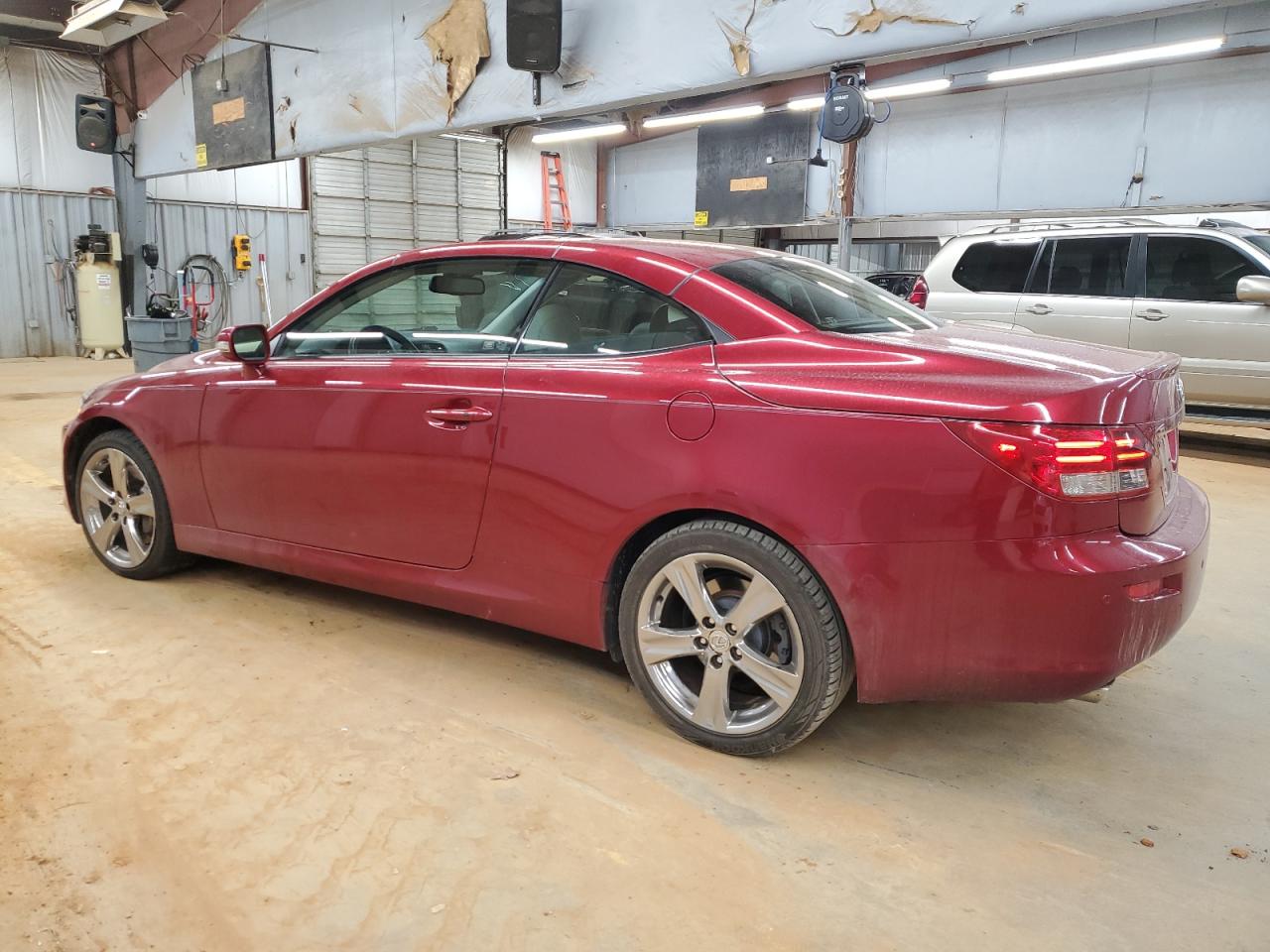 2011 Lexus IS - Image 2