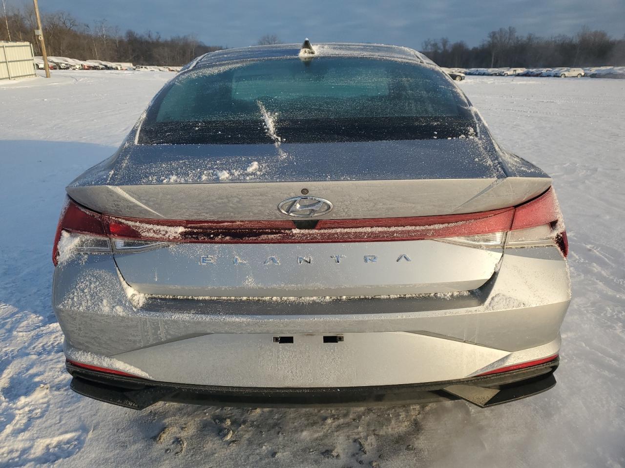 2021 Hyundai Elantra - Image 6