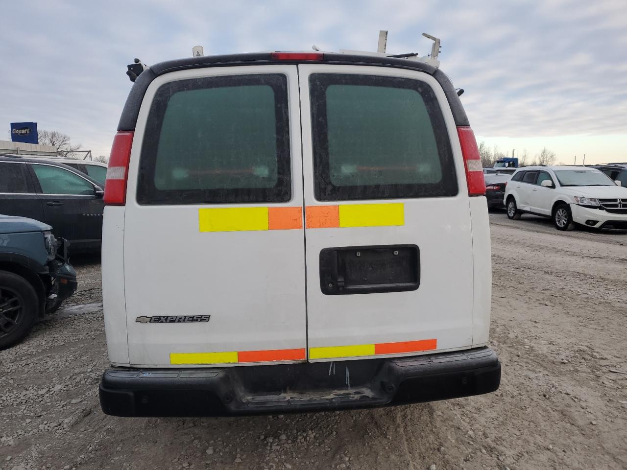 2018 Chevrolet Express G2500 VIN: 1GCWGAFP1J1183498 Lot: 88059405