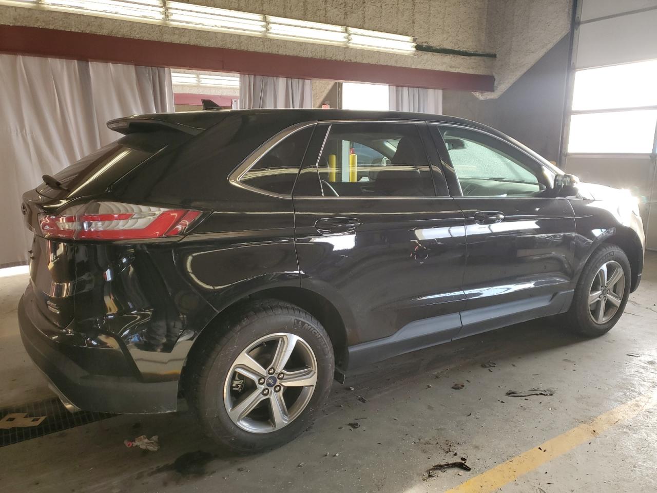 2019 Ford Edge - Image 3
