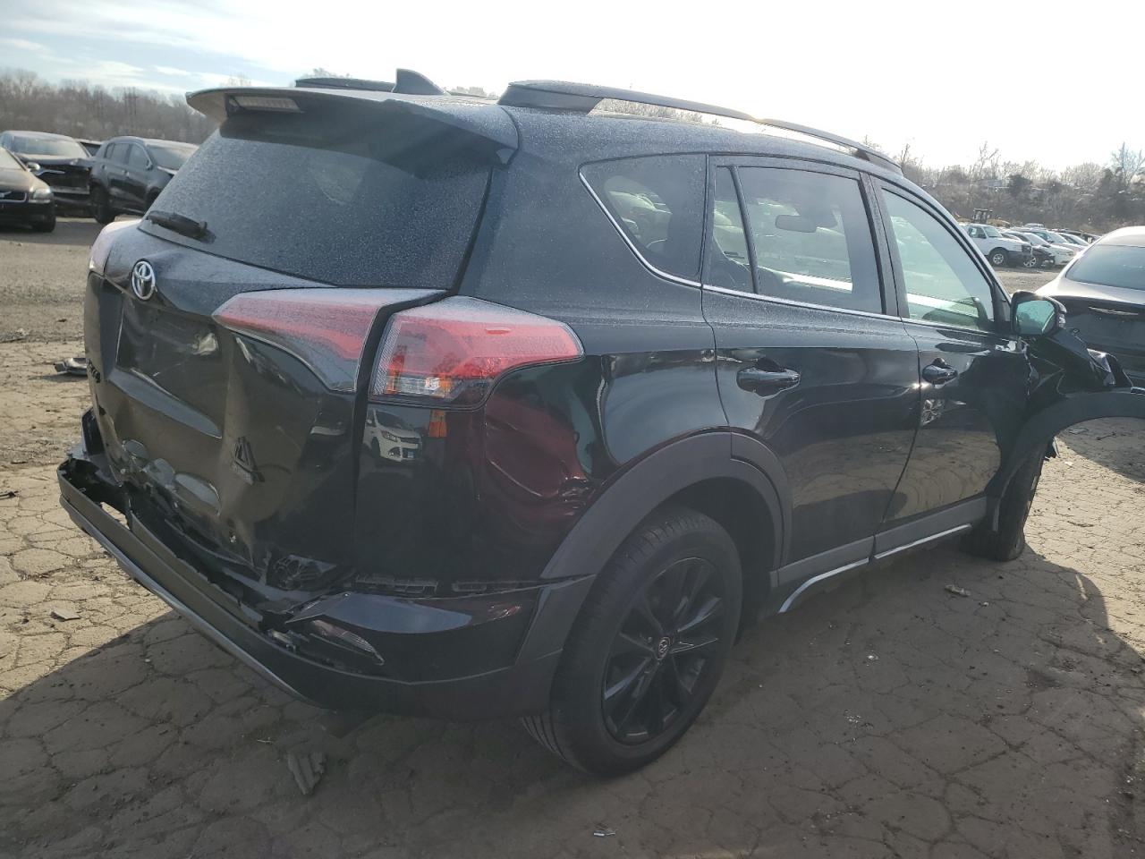 2018 Toyota RAV 4 - Image 3