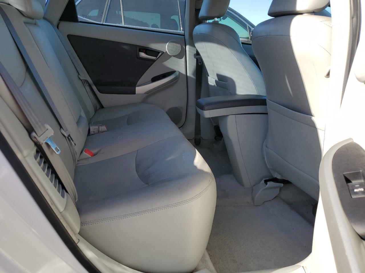2010 Toyota Prius - Image 10