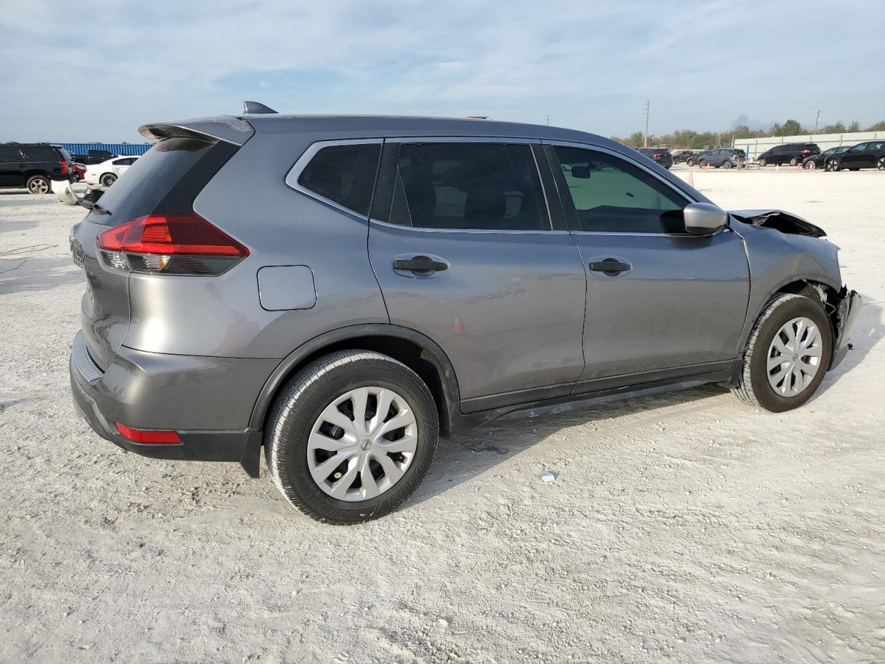 2018 Nissan Rogue - Image 3