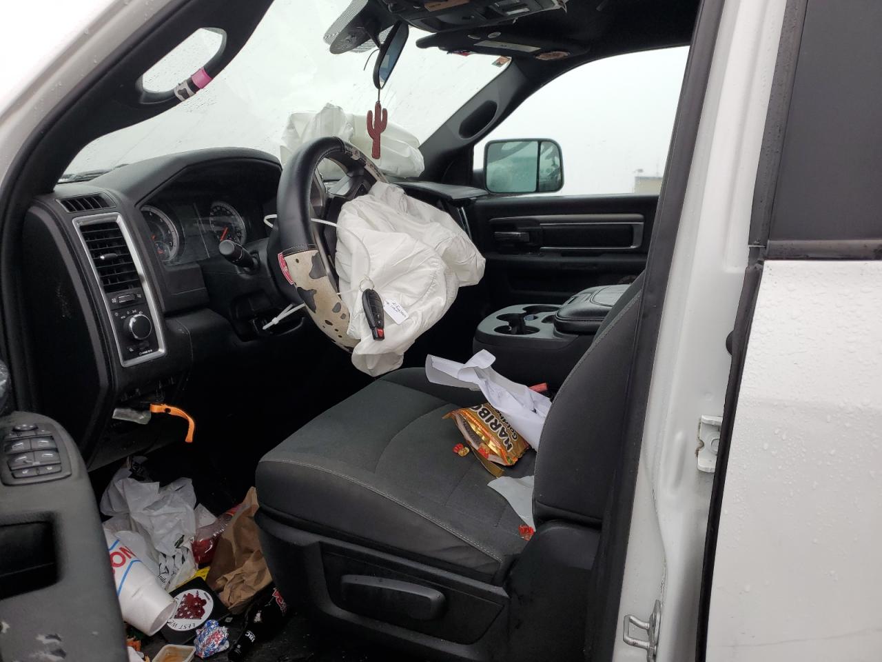 2021 RAM 1500 - Image 7