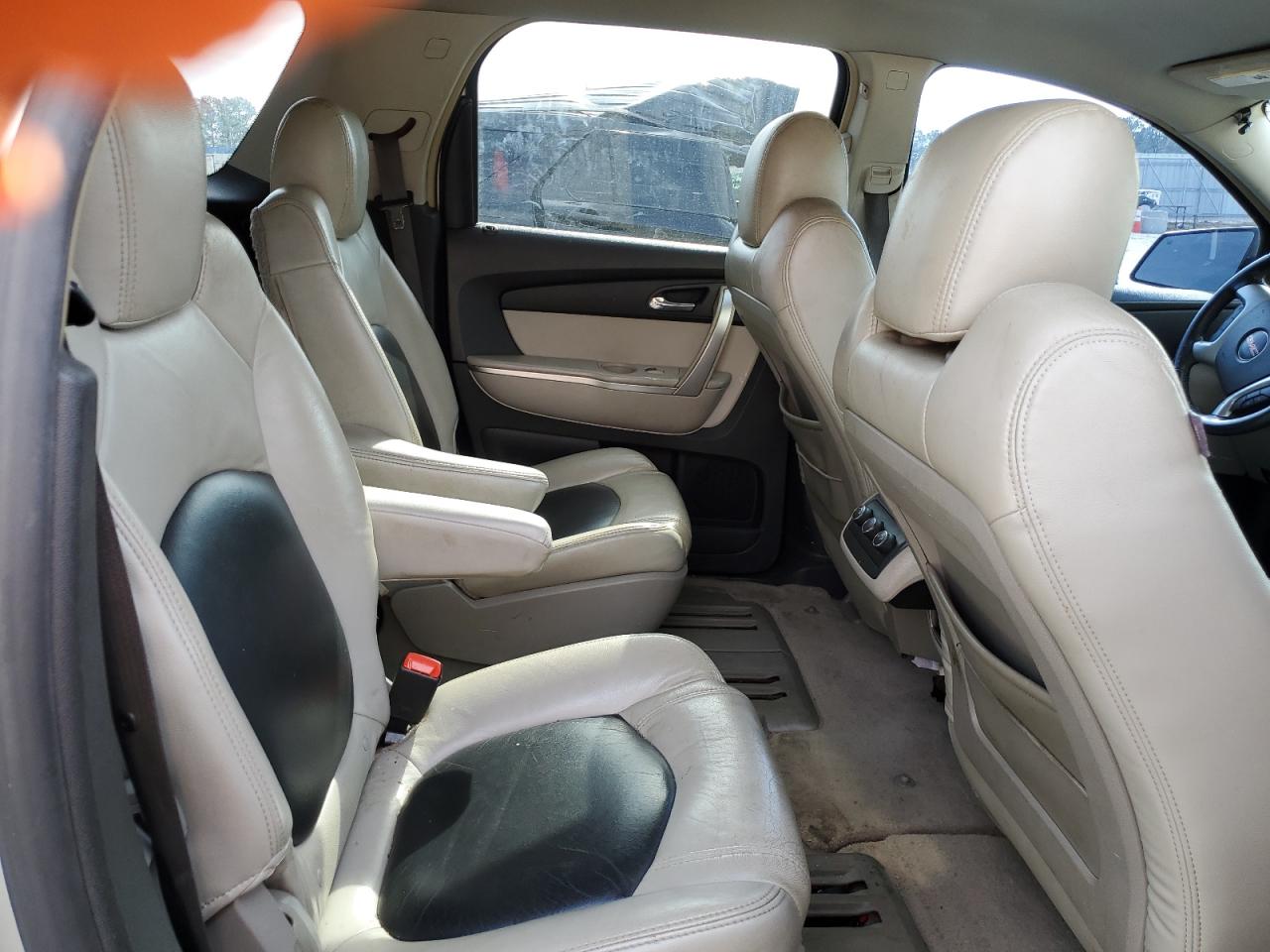 2008 GMC Acadia - Image 11