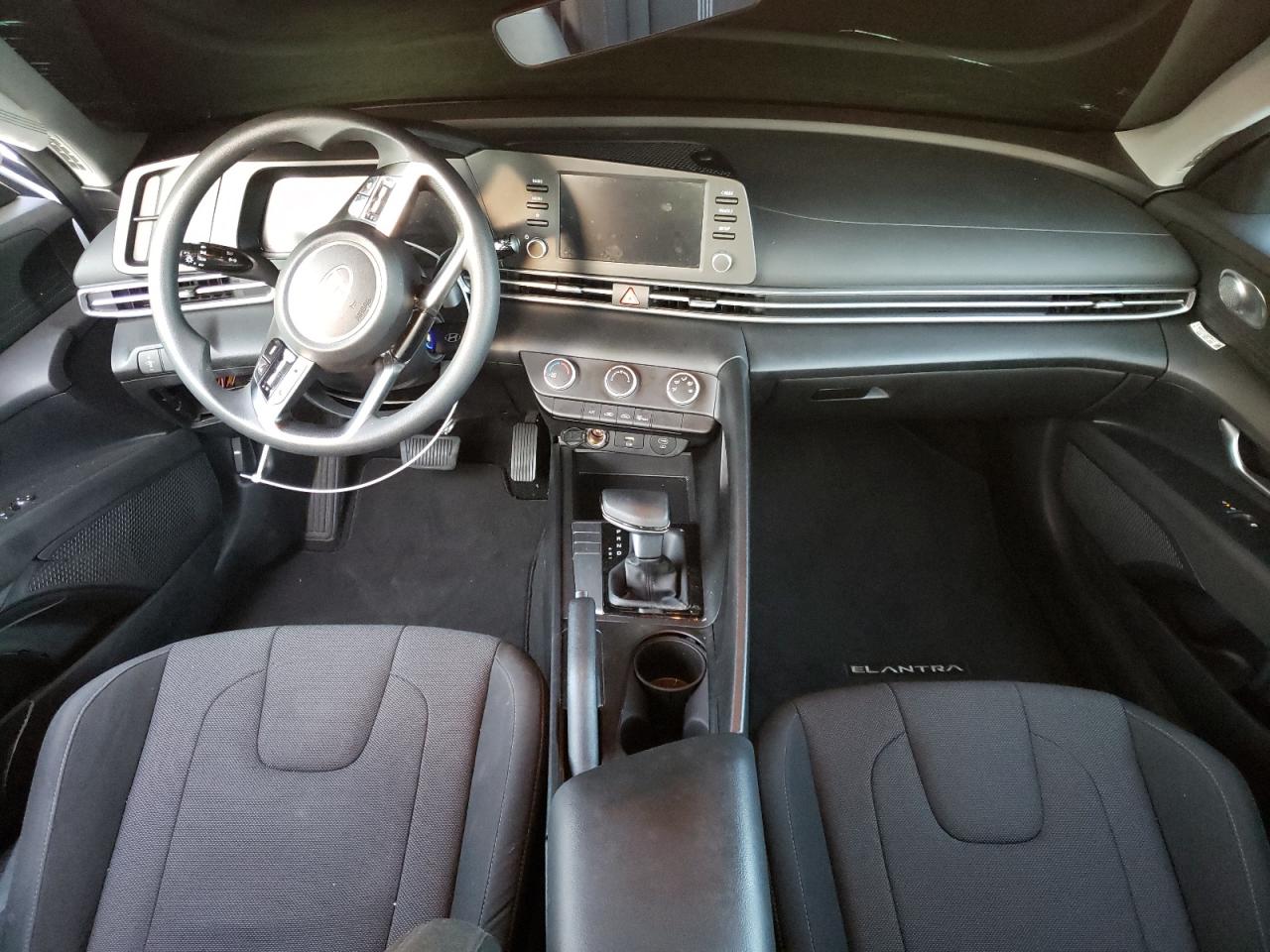 2024 Hyundai Elantra - Image 8