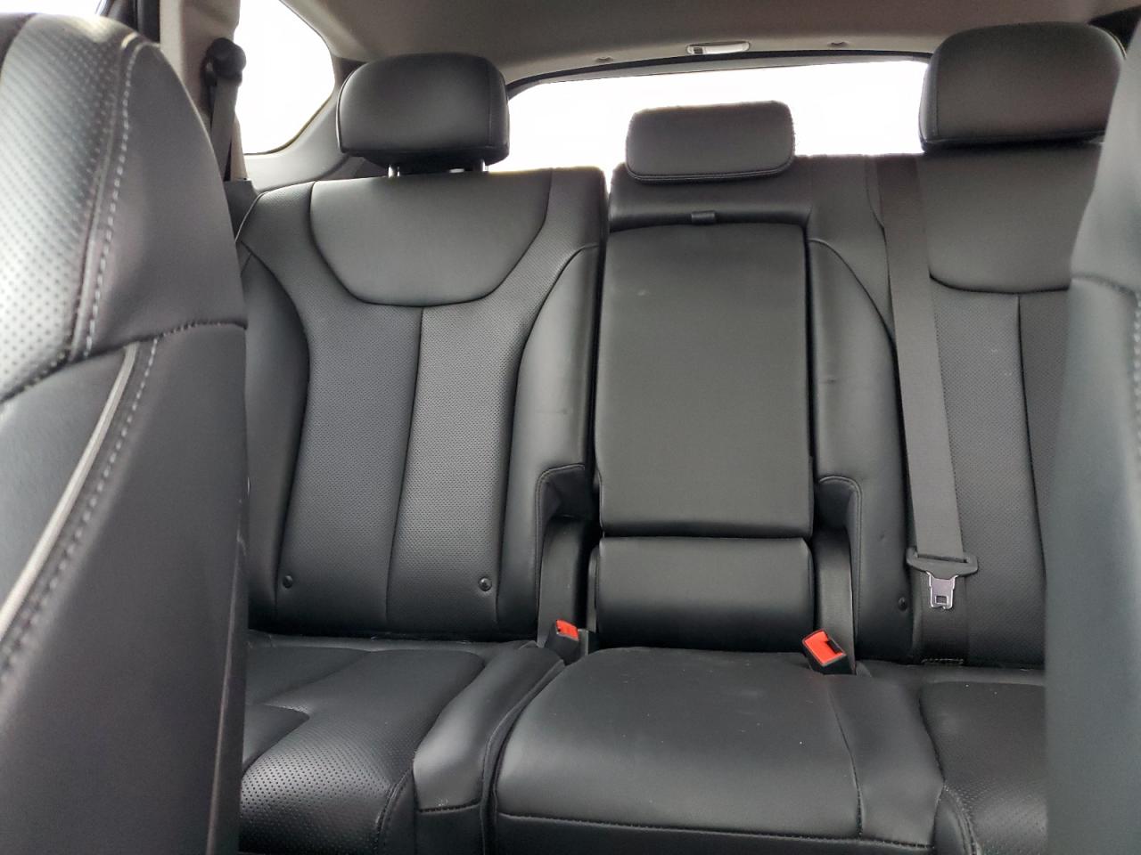 2021 Hyundai Santa Fe - Image 10