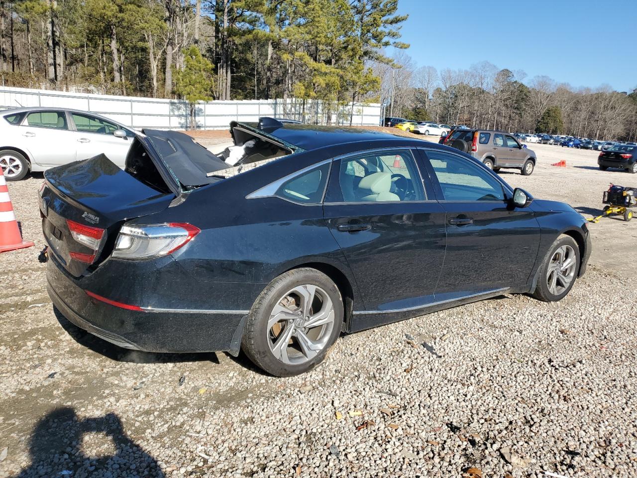 1HGCV1F53JA038715 HONDA ACCORD 2018