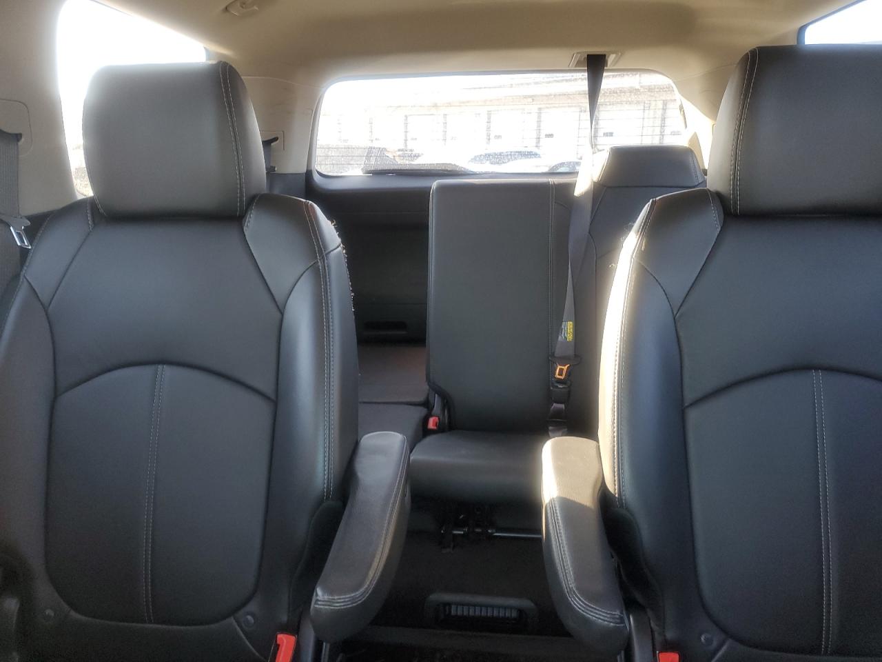 2017 GMC Acadia - Image 10
