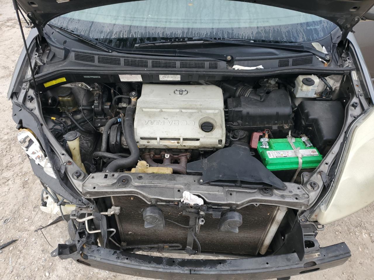 2004 Toyota Sienna - Image 13