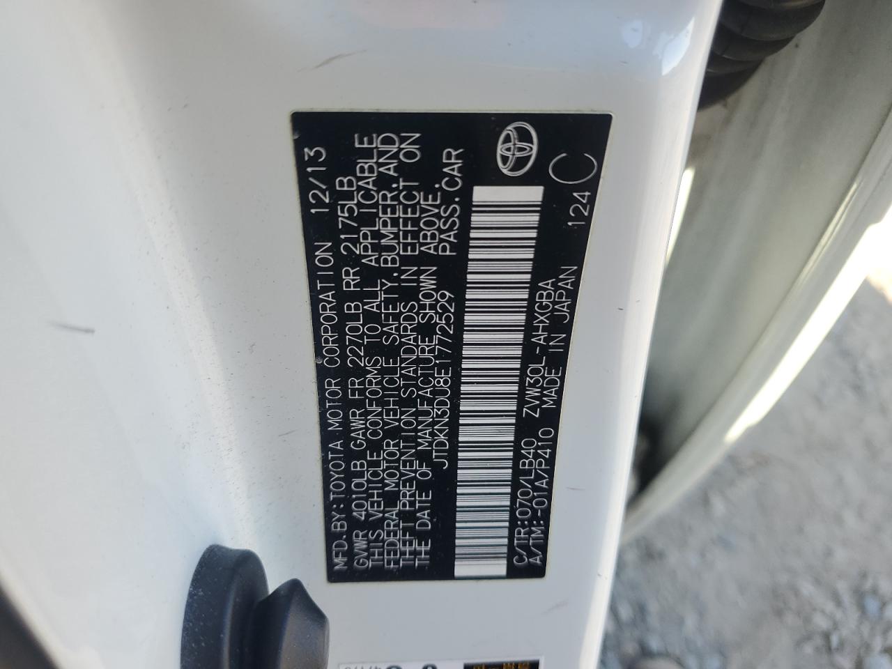2014 Toyota Prius - Image 13