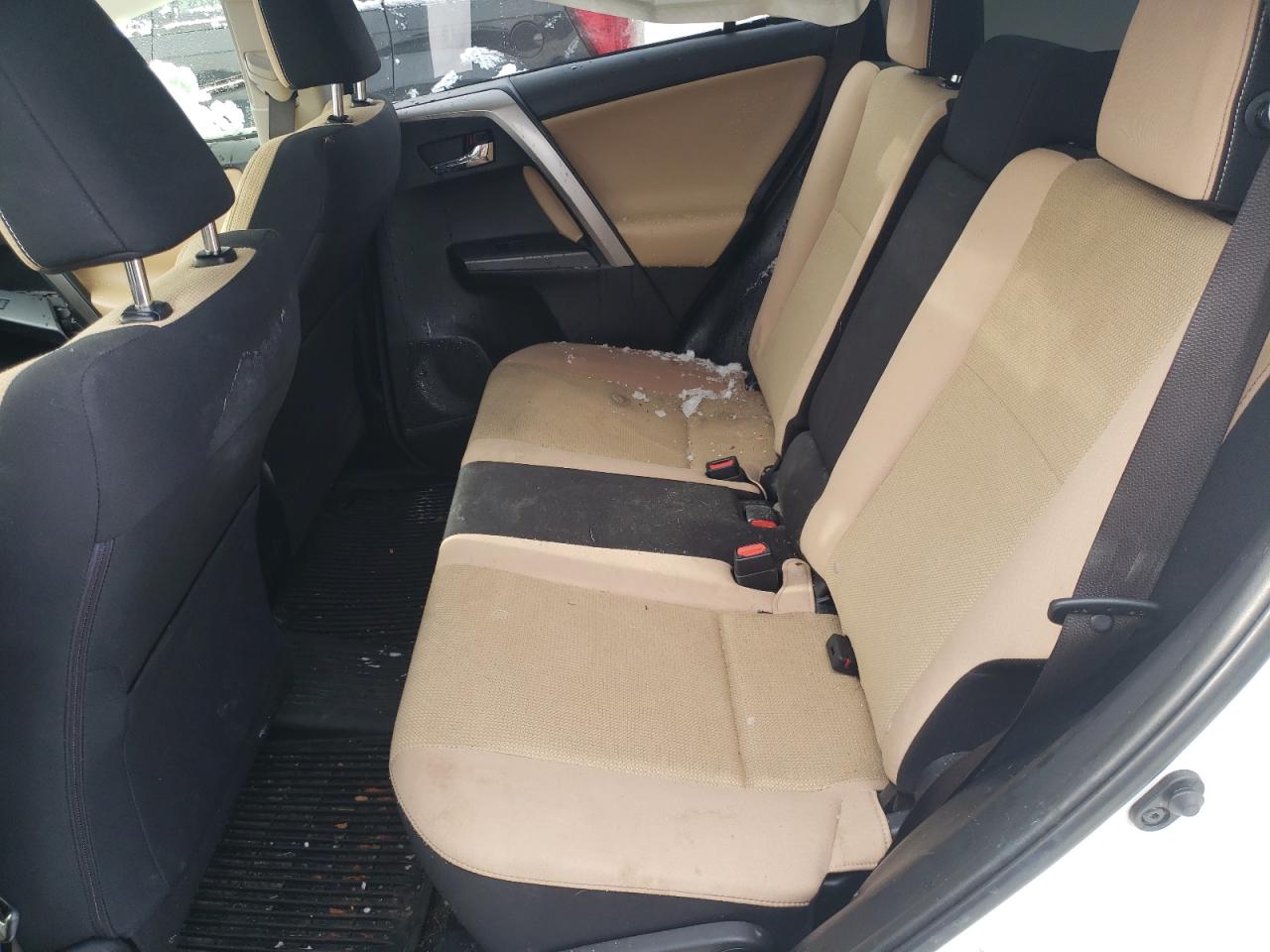 2017 Toyota RAV 4 - Image 10