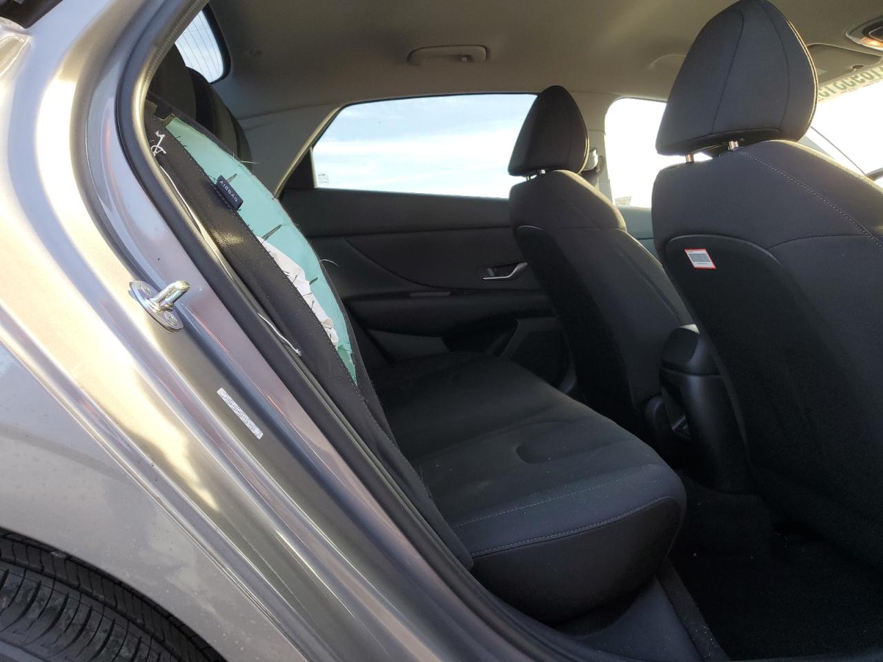 2024 Hyundai Elantra - Image 10