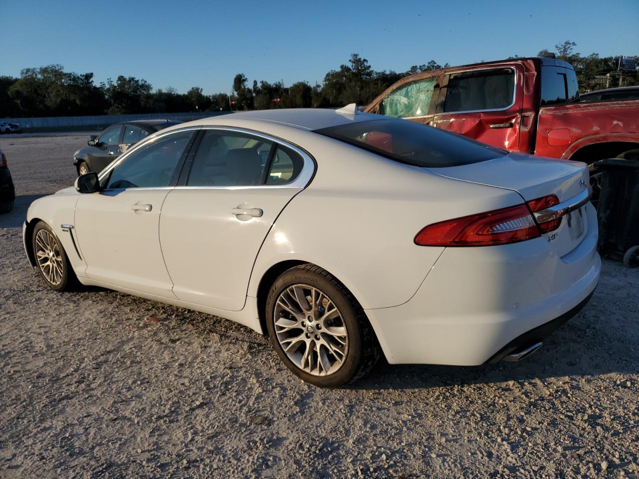 VIN SAJWA0E71D8S91713 2013 JAGUAR XF no.2