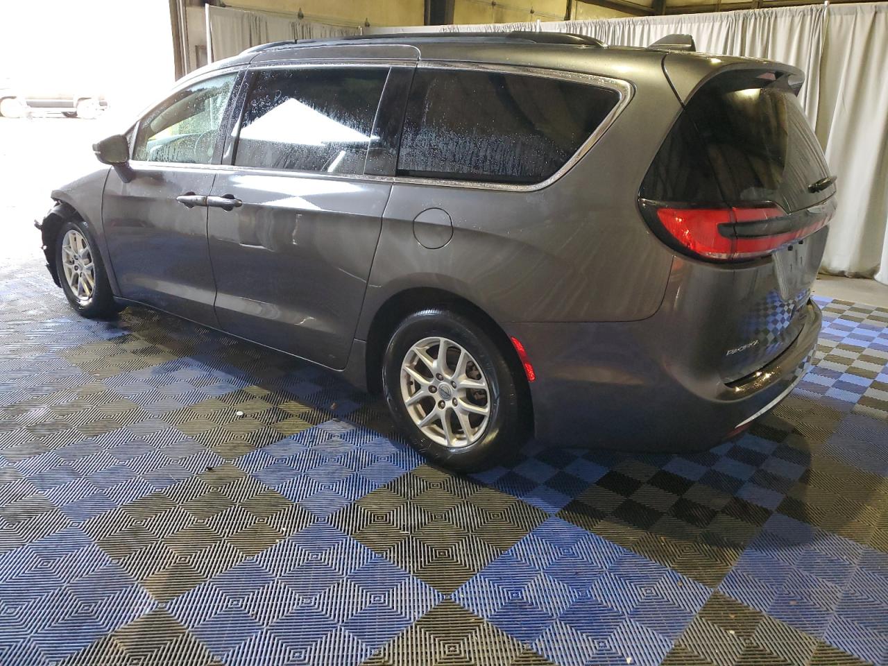 2022 Chrysler Pacifica - Image 2