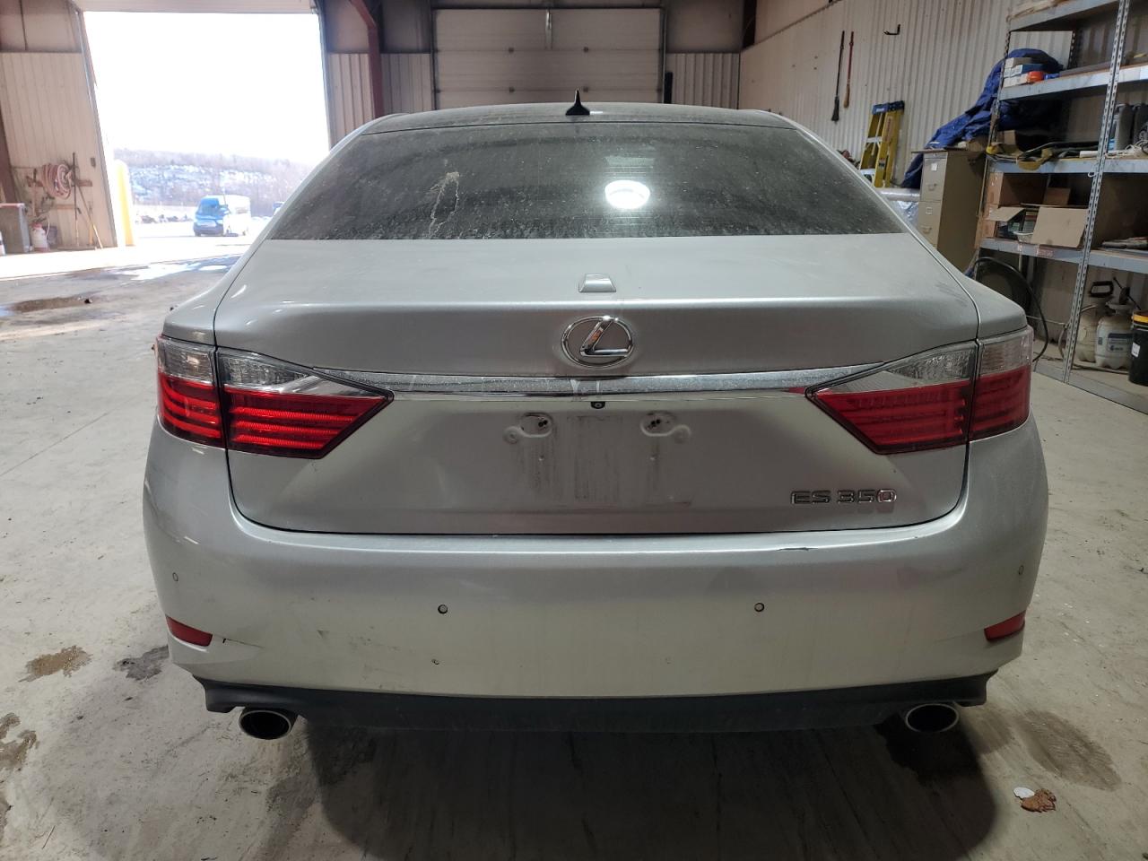 2015 Lexus ES - Image 6