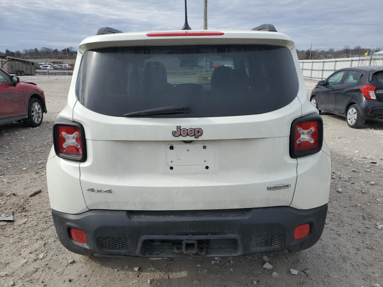 2015 Jeep Renegade - Image 6
