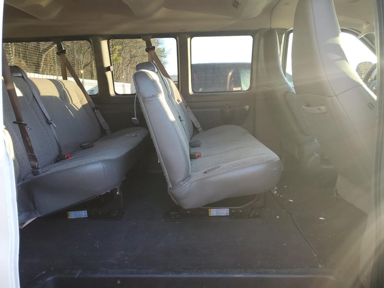2019 Chevrolet Express - Image 11