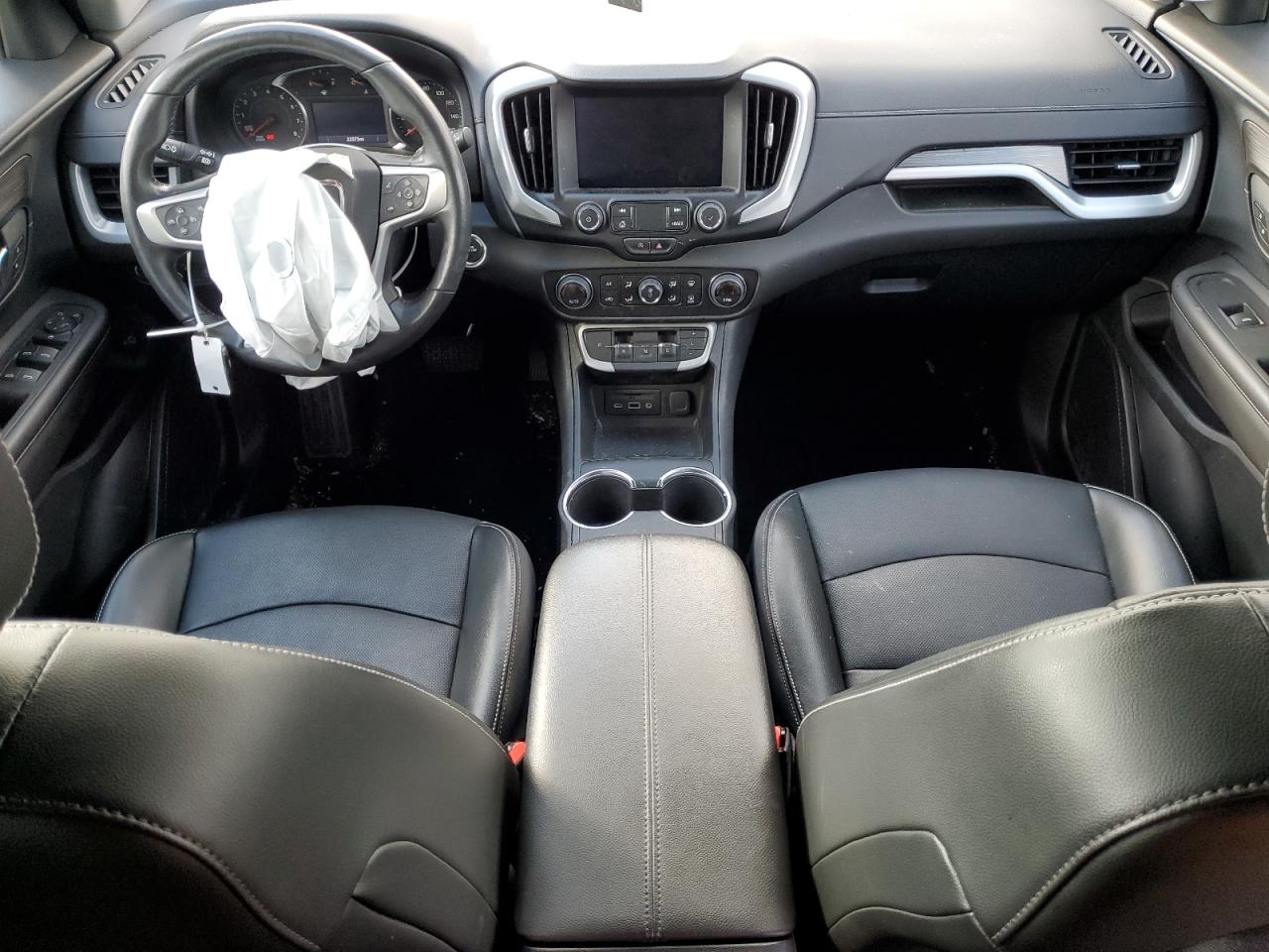 2022 GMC Terrain - Image 8