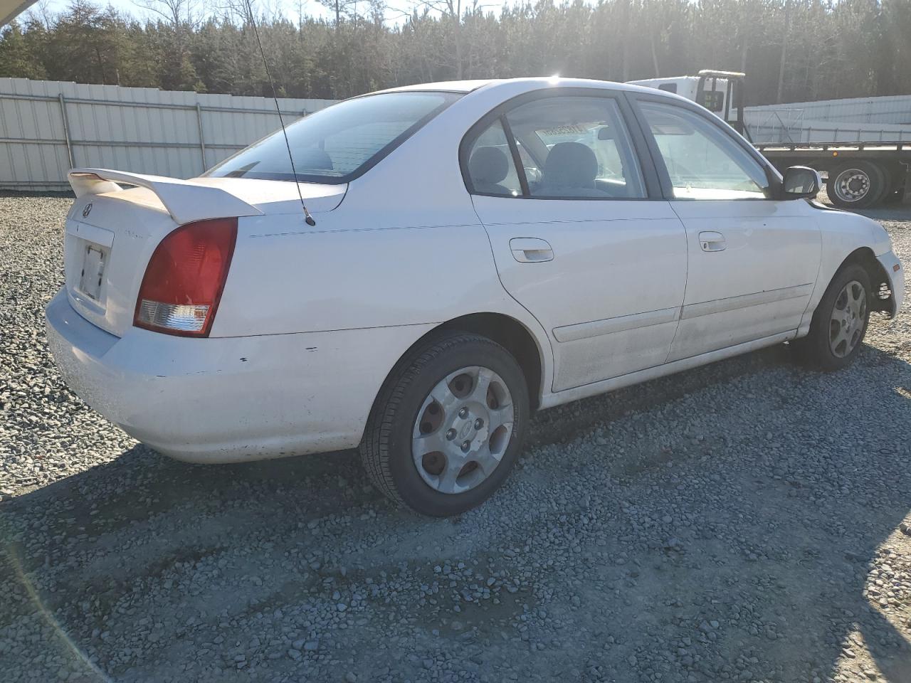 2003 Hyundai Elantra - Image 3