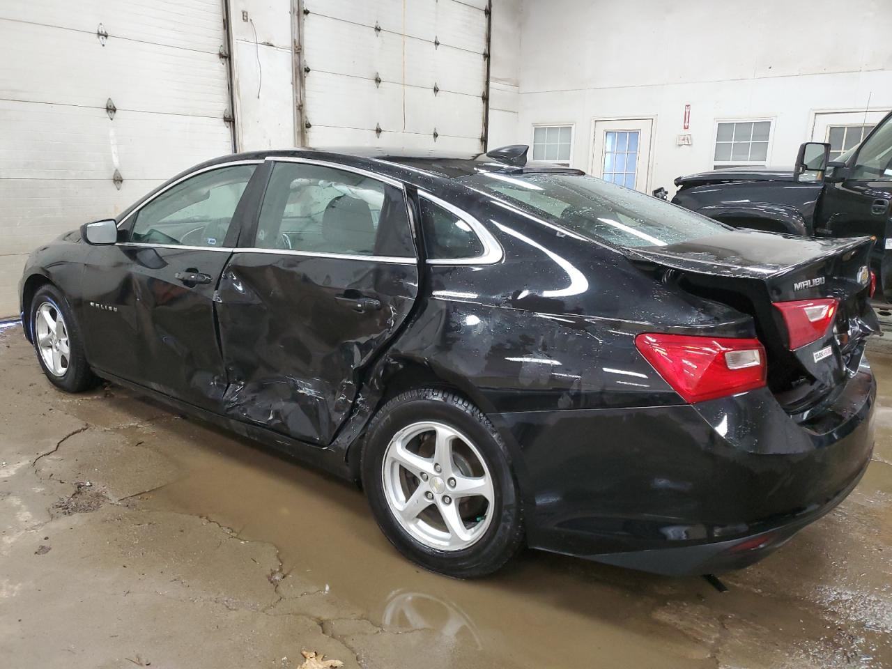 2016 Chevrolet Malibu - Image 2
