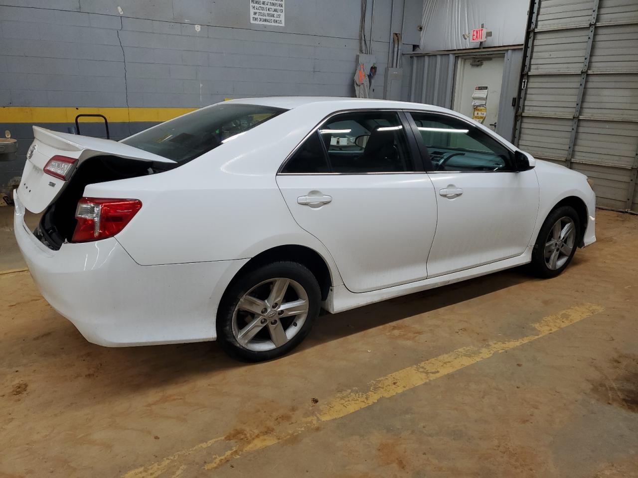 2014 Toyota Camry - Image 3