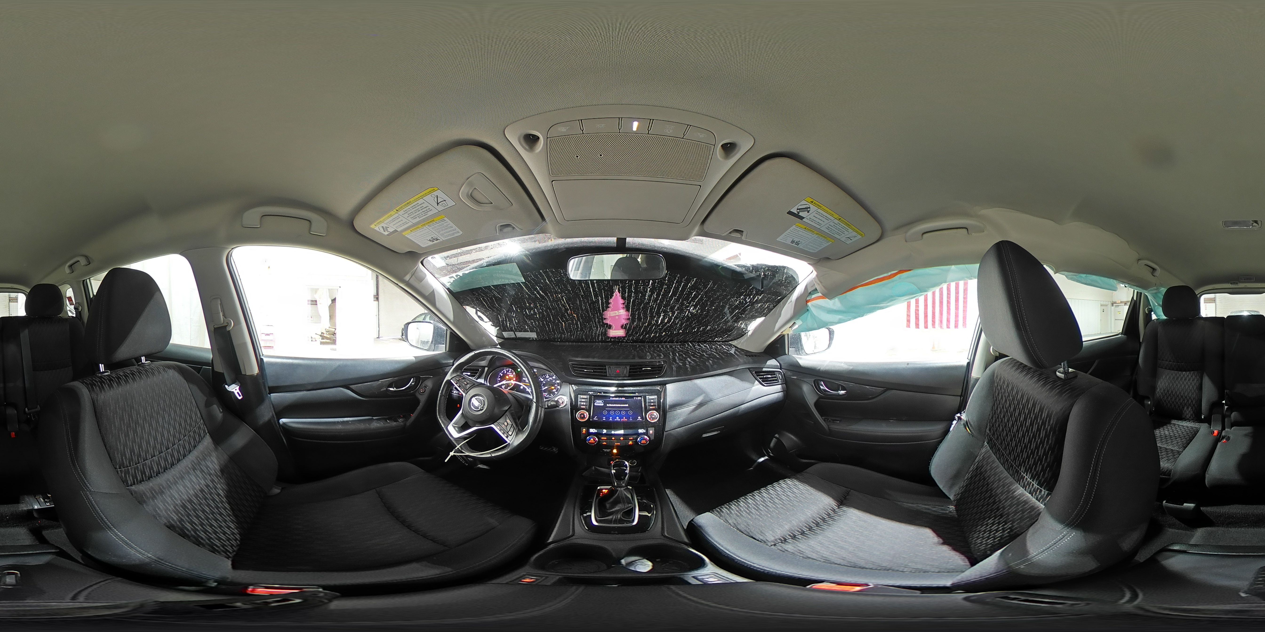 2018 Nissan Rogue - Image 15