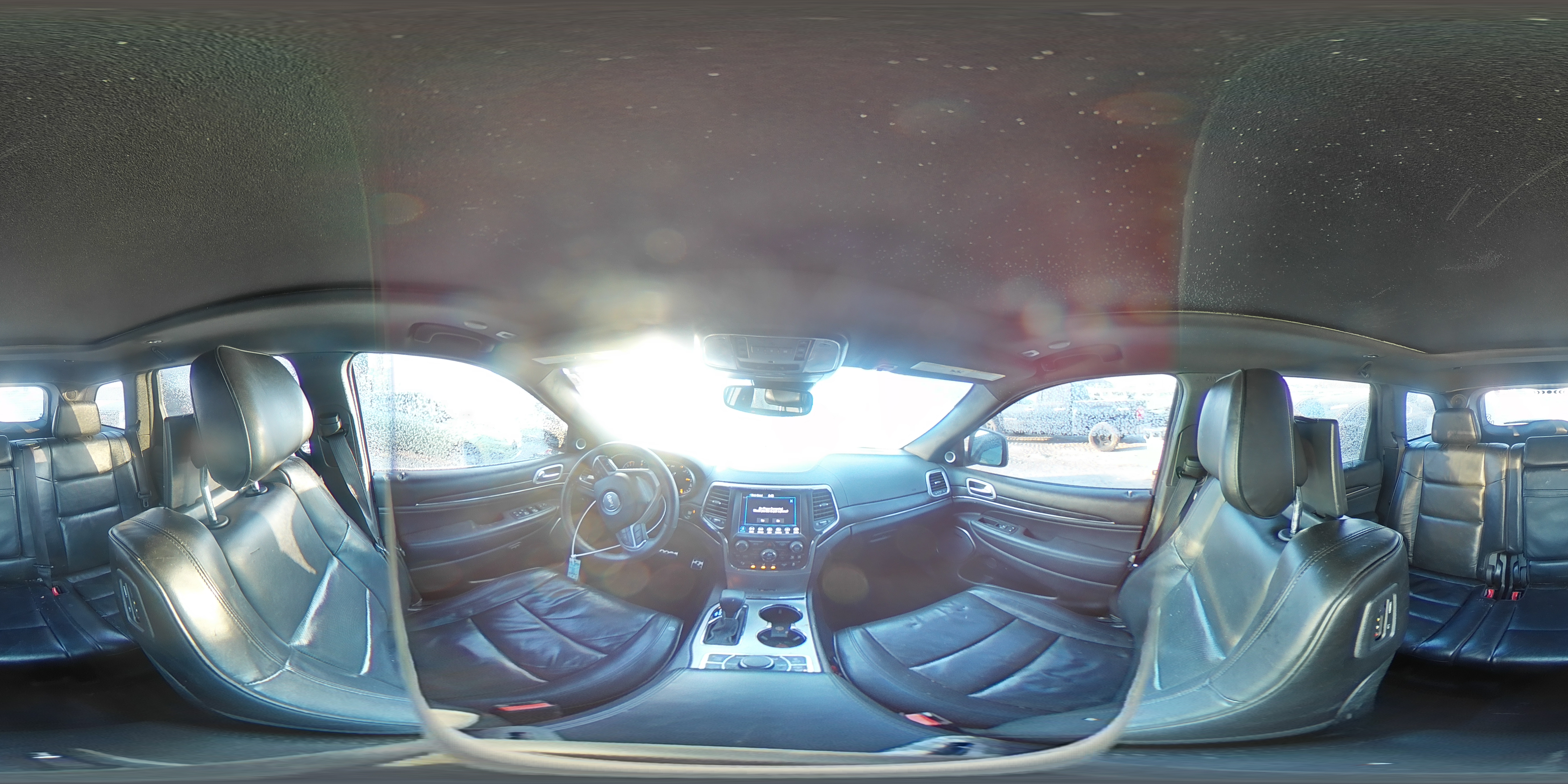 2018 Jeep Grand Cherokee - Image 16