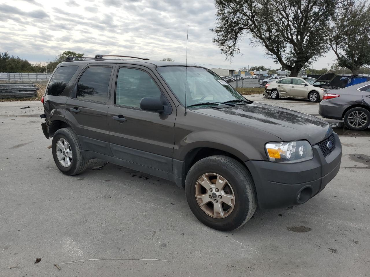 2007 Ford Escape - Image 4