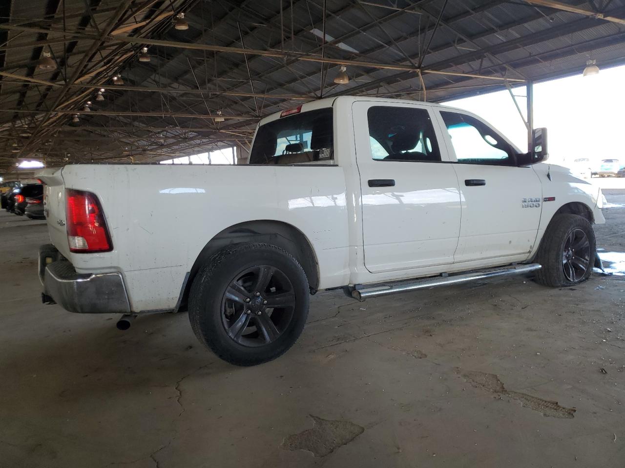 2015 RAM 1500 - Image 3