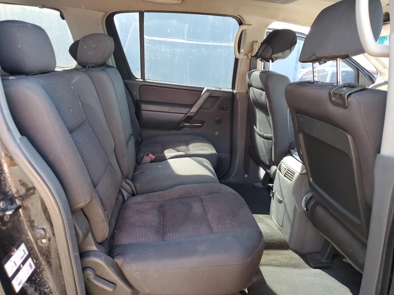 2006 Nissan Armada - Image 11