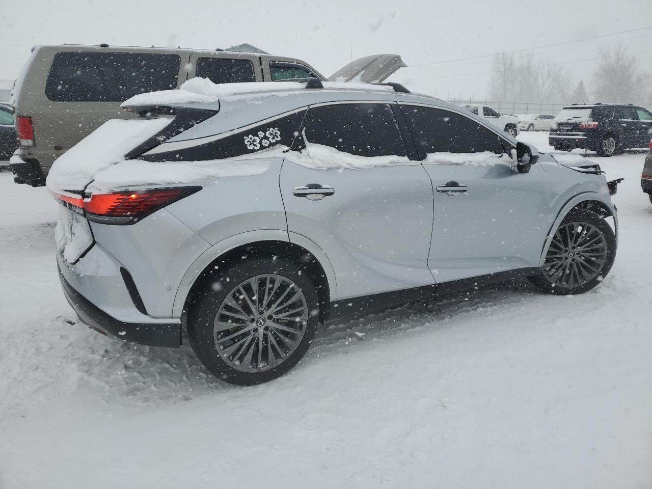 2023 Lexus RX - Image 3
