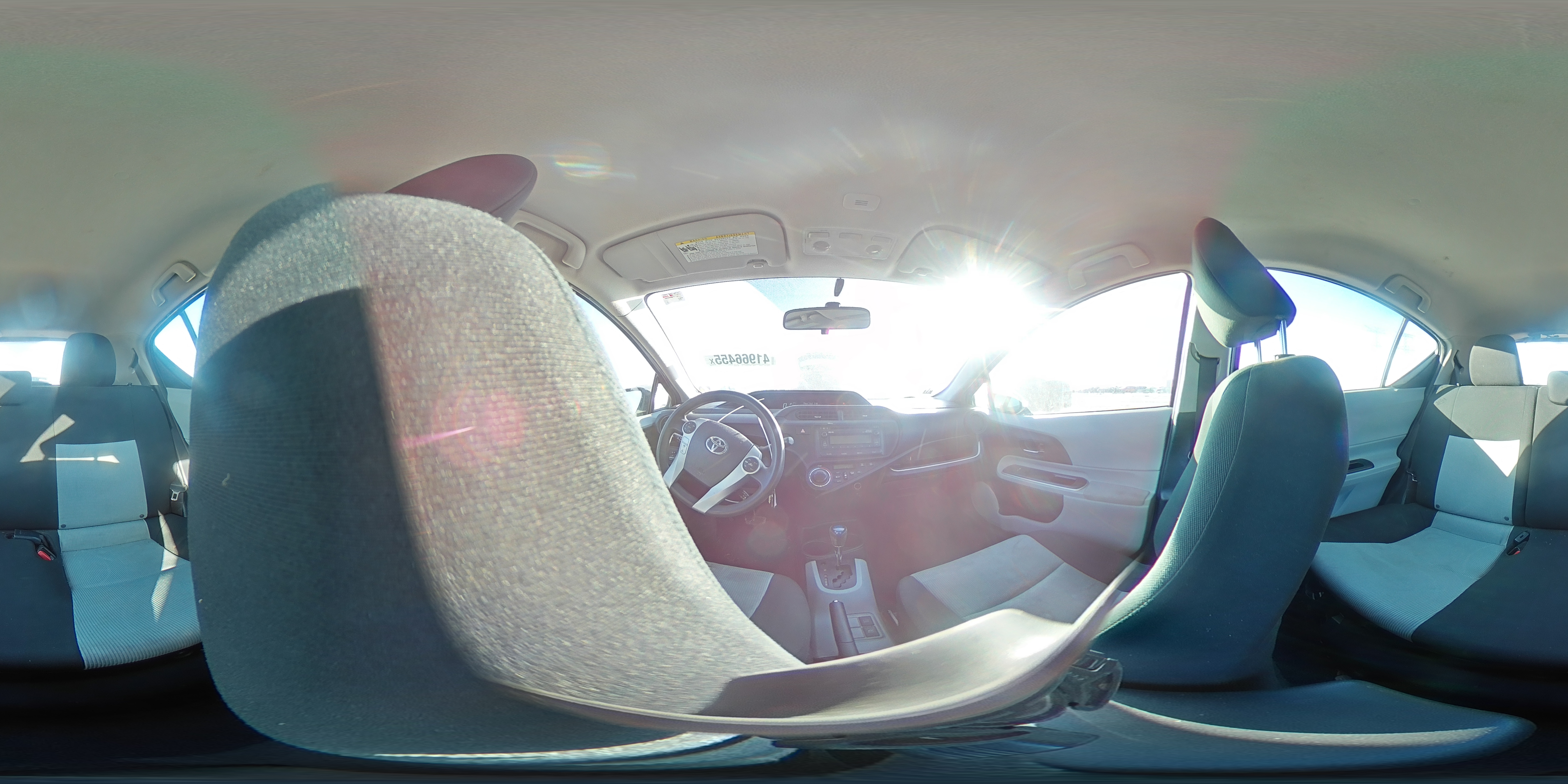 2014 Toyota Prius - Image 12