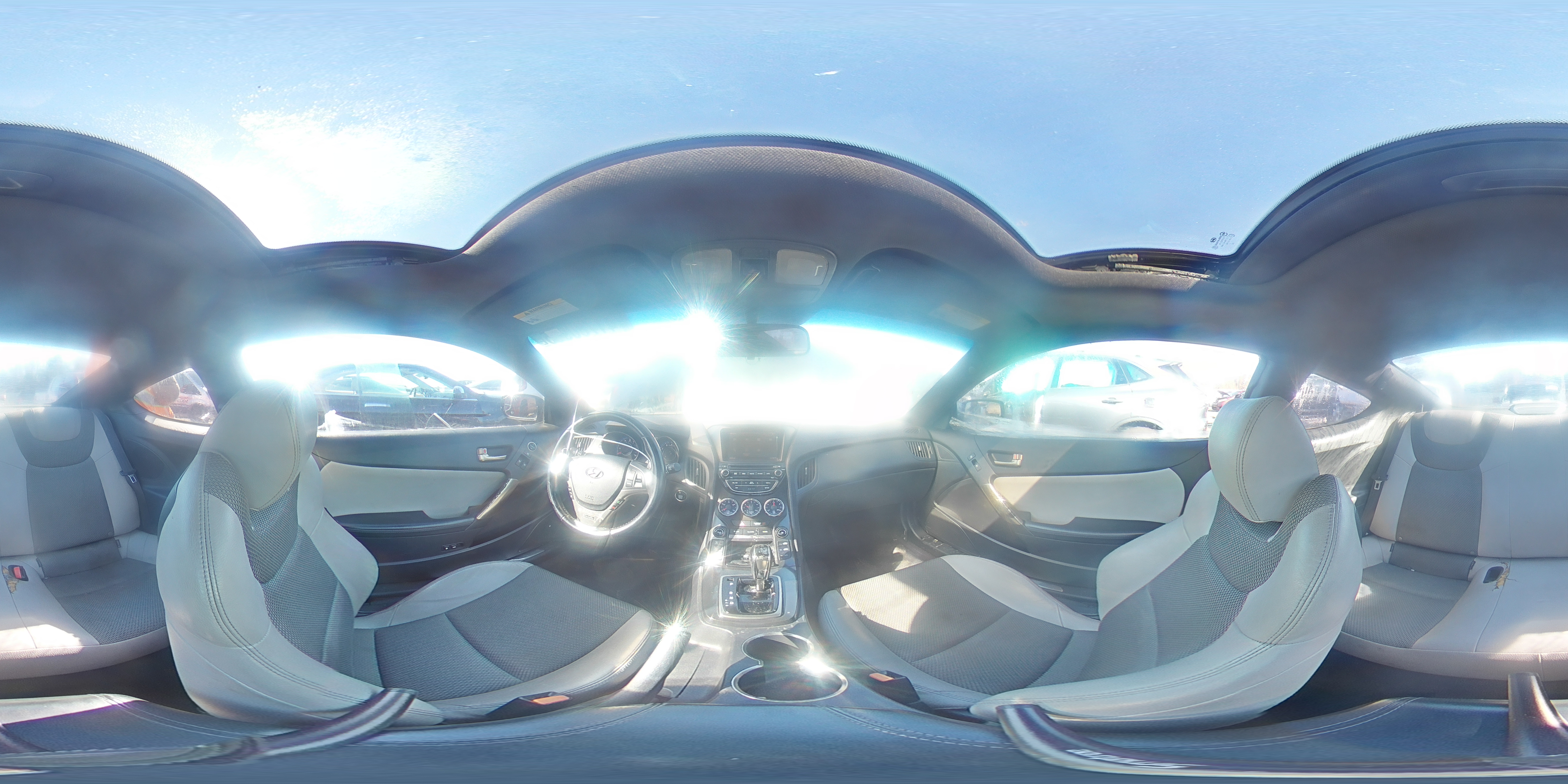 2014 Hyundai Genesis - Image 13