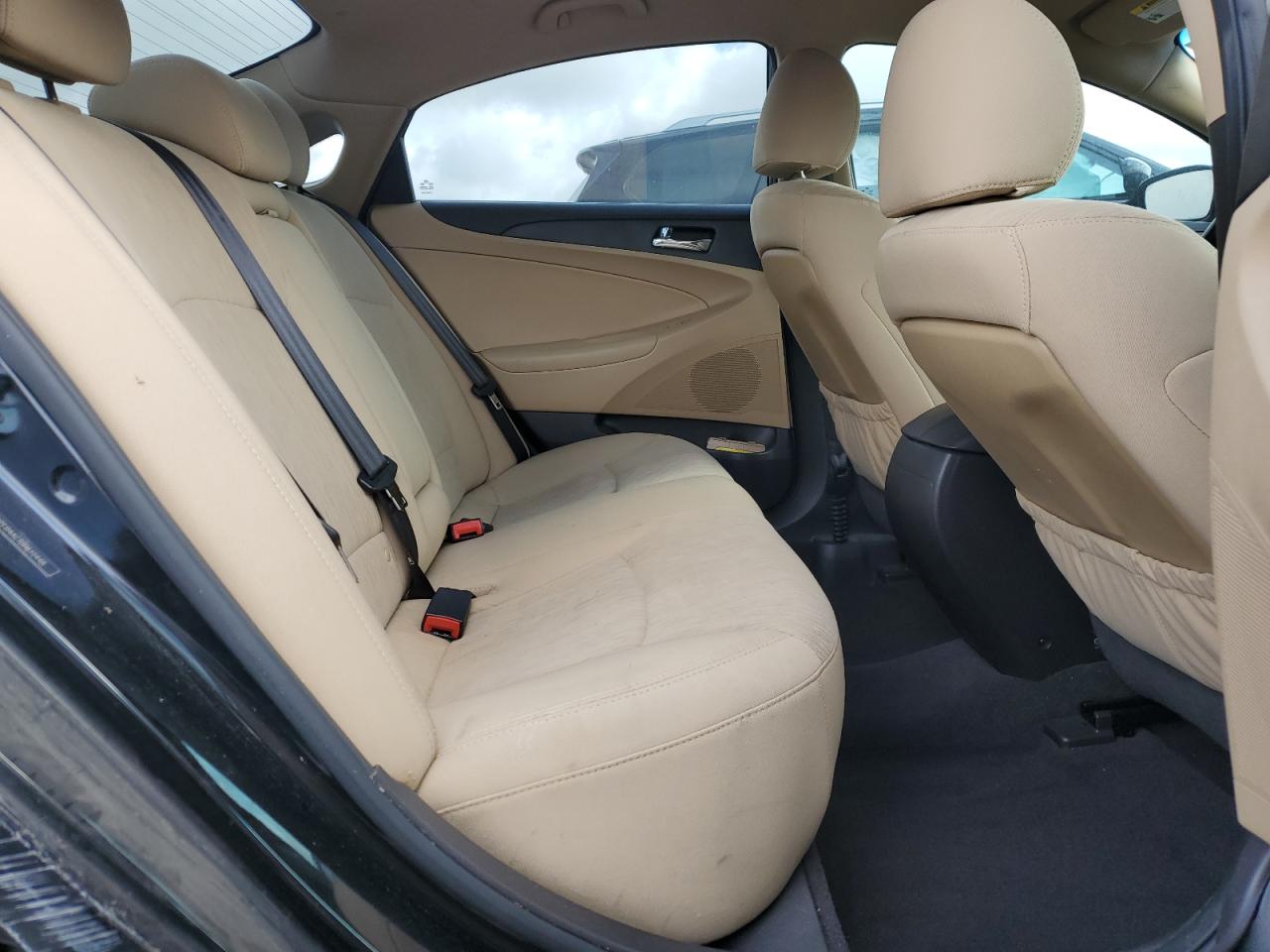 2013 Hyundai Sonata - Image 10