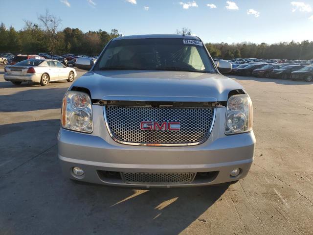 Parquets GMC YUKON 2013 Srebrny
