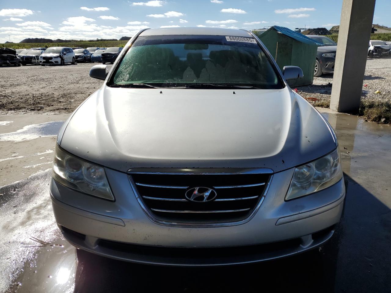 2010 Hyundai Sonata - Image 5