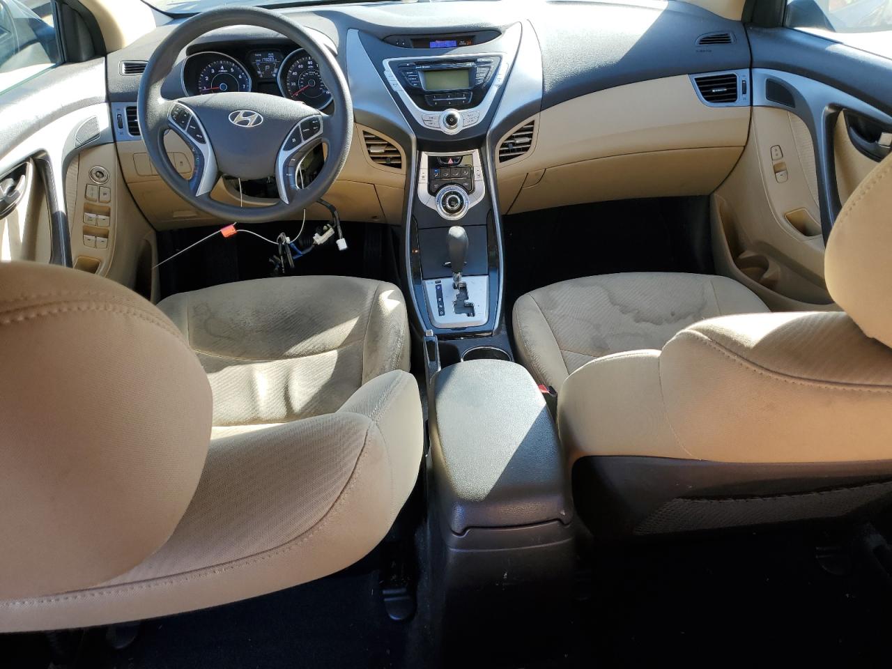 2011 Hyundai Elantra - Image 8