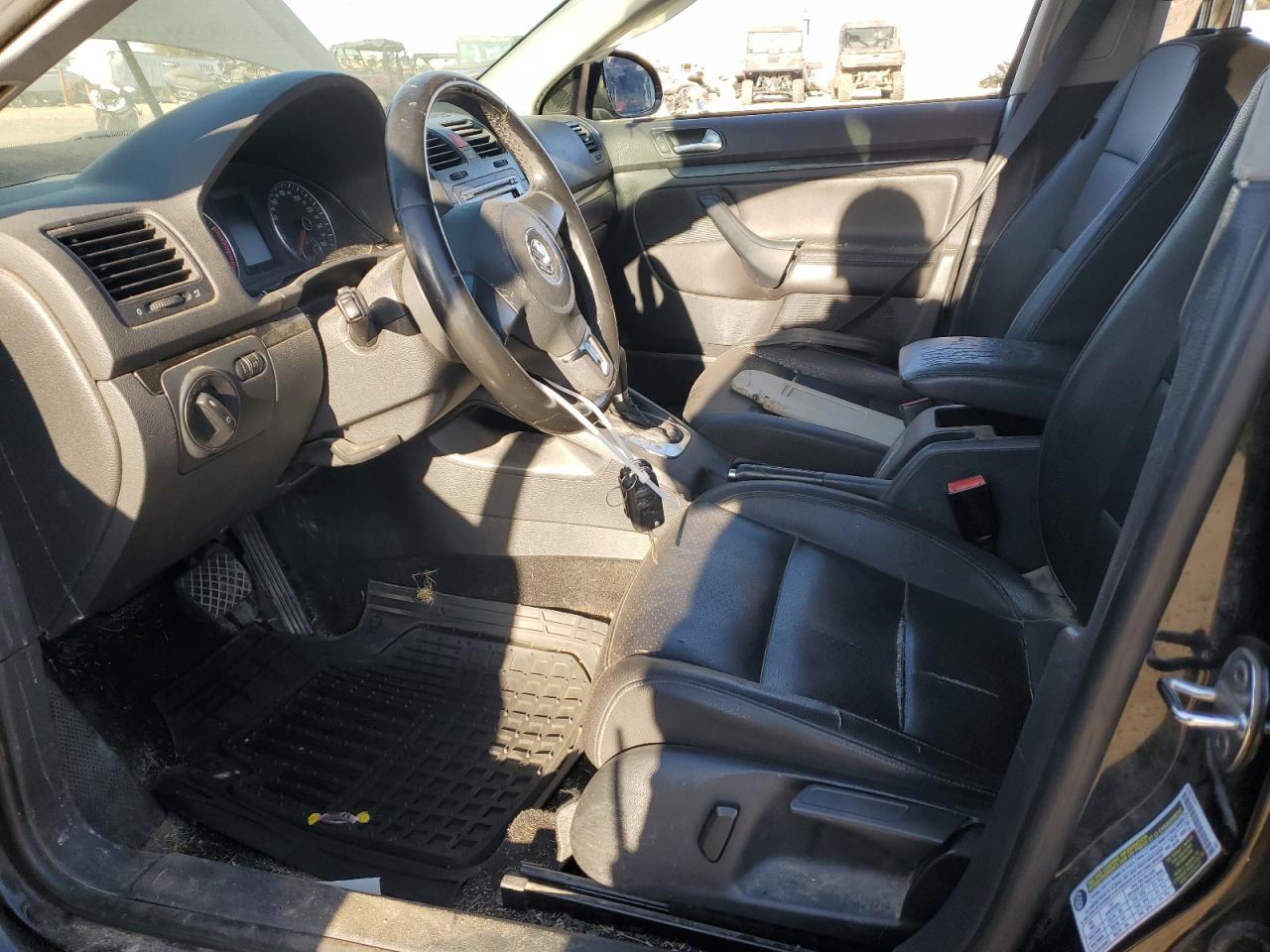 2010 Volkswagen Jetta - Image 7