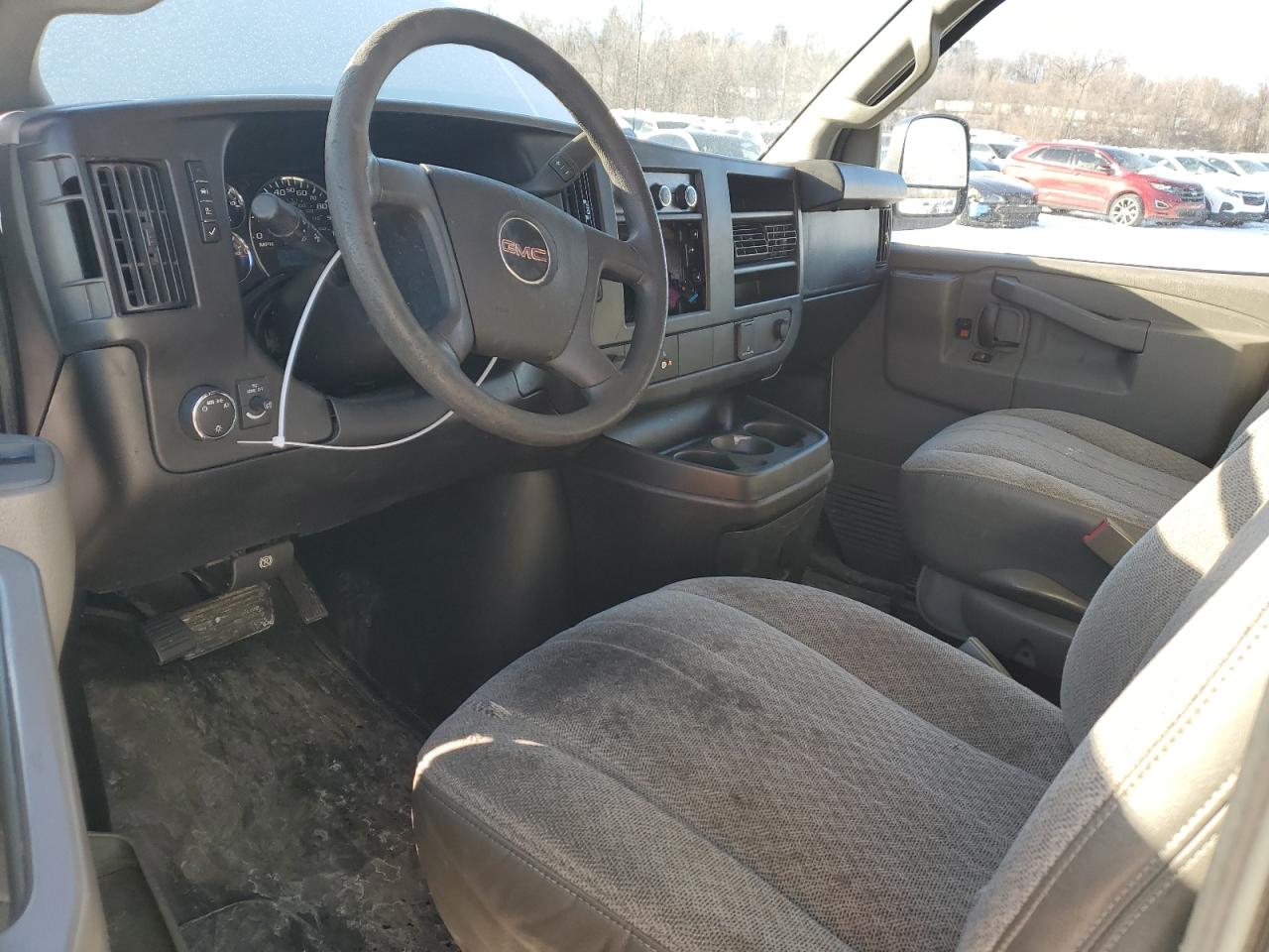 2017 GMC Savana - Image 8